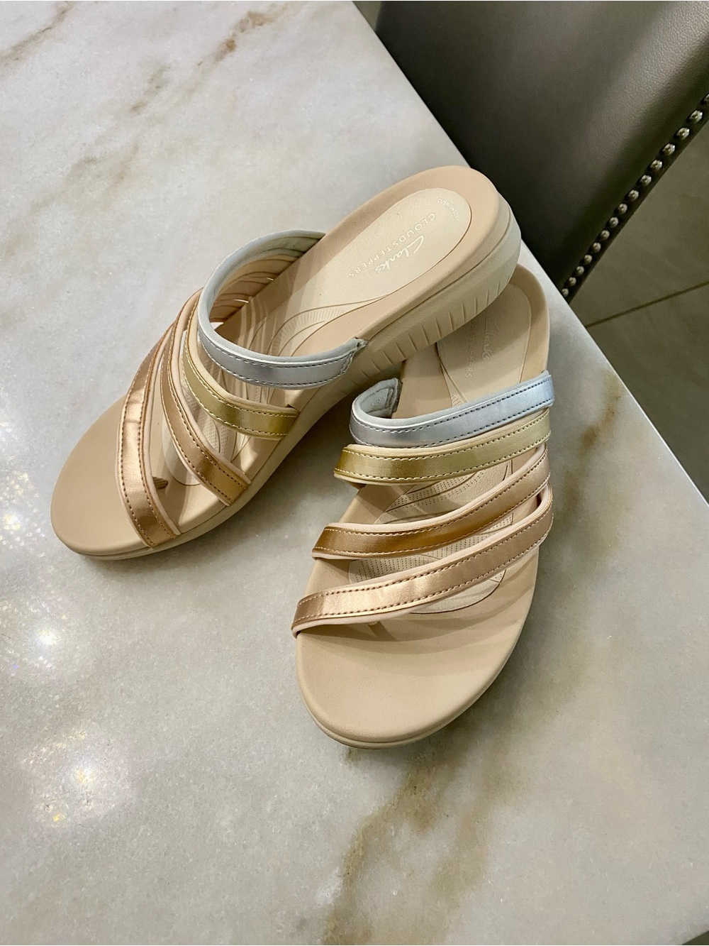 Clarks Women's Metallic Slide Sandals with Rose Gold and Silver Straps 10W